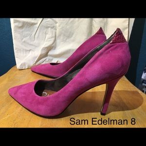 Women’s Pink Pumps